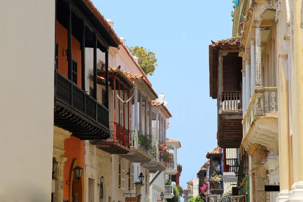 Colonial buildings and balconies in Cartagena, Colombia — Stock Photo, Image