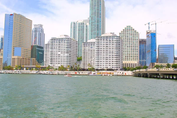 Vues sur Miami Skyline le long de Brickell — Photo