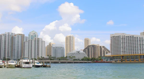 Miami, Florida panoramę z Brickell Key. — Zdjęcie stockowe