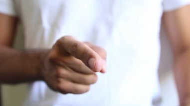 El hareketi kınama. iletişim, ifade.