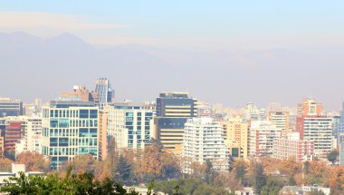 Santiago, Şili. Cerro San Cristobal'dan görünüm. 