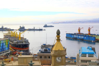 Valparaiso, Şili- 10 Haziran: Meşgul kargo limanı. Valparaiso, 