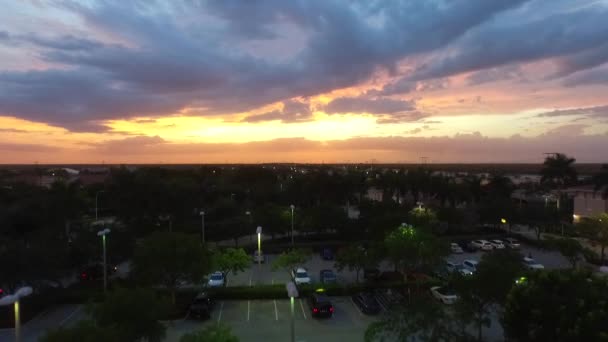 Descolagem do drone durante o pôr do sol — Vídeo de Stock