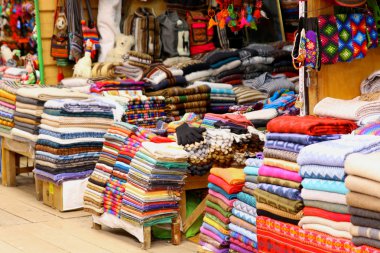 Yerel Perulu ürünler. Cuzco streets.traditional sanat