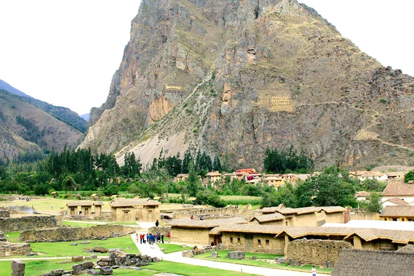 Ollantaytambo en el Valle Sagrado de los Incas — Foto de Stock