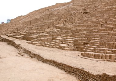 Lima, Peru - 24 Kasım 2015: Huaca Pucllana. Lima, Peru