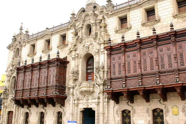 Balcones tallados, Plaza Mayor, Lima, Perú —  Fotos de Stock