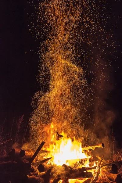 Jasny ogień zbliżenie — Zdjęcie stockowe