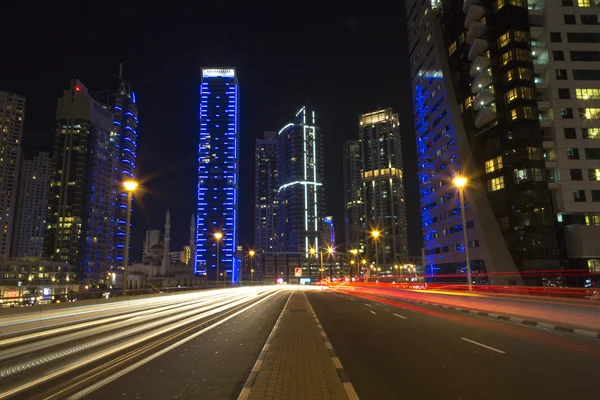 晚上在滨海区，迪拜的城市天际线 — 图库照片