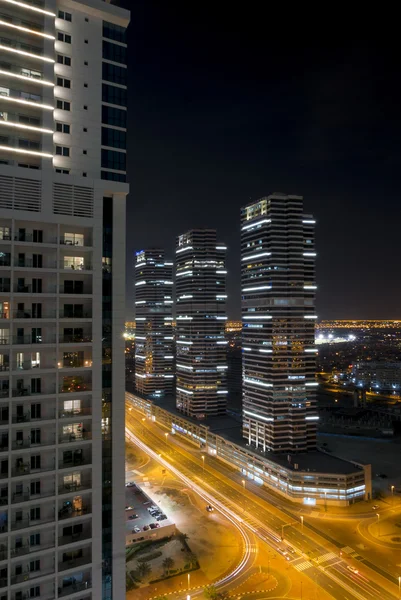 Skyline de la ville nocturne dans le quartier Marina, Dubaï — Photo