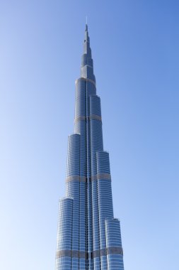 Uluslararası Dubai Kongre ve Sergi Sarayı Dubai, dünyanın en yüksek açık mavi gökyüzü ile buildin