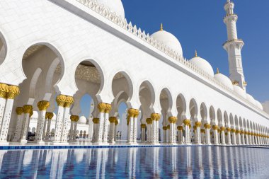 Abu Dabi 'deki Şeyh Zayed camii.