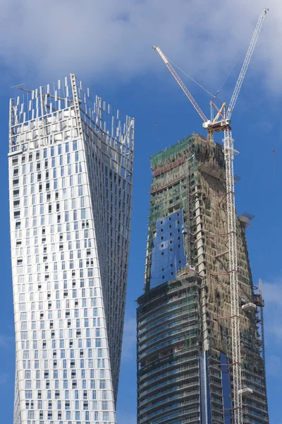 Modern architecture under construction in Dubai — Stock Photo, Image