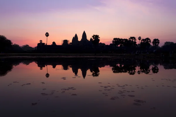 Sonnenaufgang in Angkor Wat, einem UNESCO-Weltkulturerbe in Kambodscha — Stockfoto