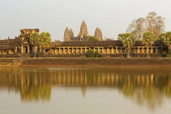 Su yansıma, UNESCO tarafından Kamboçya Angkor Wat Tapınağı