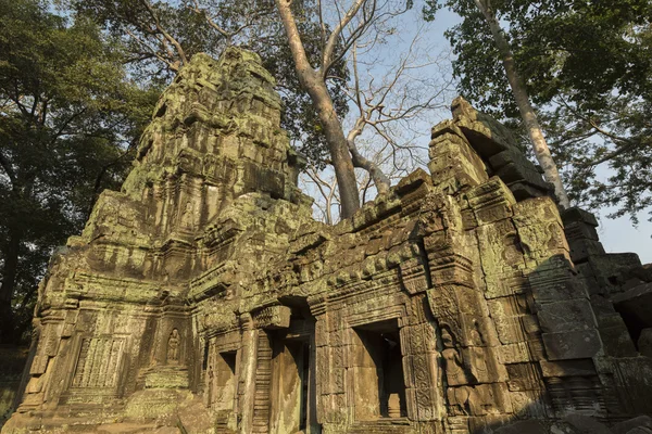 Escaleras en el templo de Ta Keo Angkor, sitio UNESCO en Camboya — Foto de Stock
