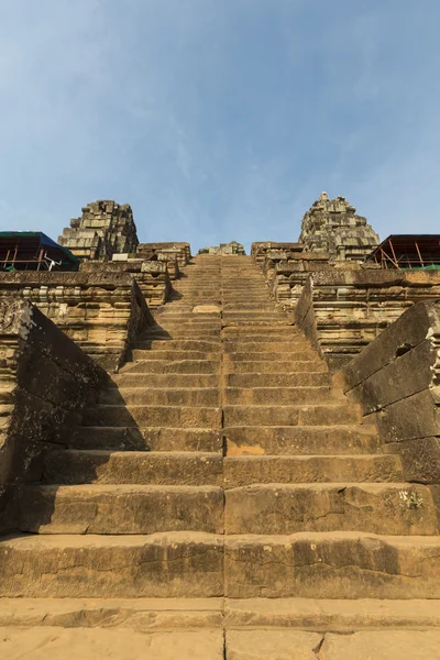 Treppen im ta keo angkor Tempel, Unesco-Stätte in Kambodscha — Stockfoto
