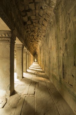 İç sütun içinde antik tapınak Angkor Wat, Cambo ile
