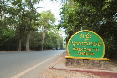 Yolda Angkor signj hoş geldiniz. UNESCO tarafından Kamboçya'da