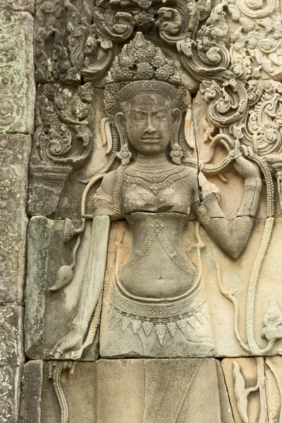 Hermoso Aspara en el templo de Preah Khan, sitio de la UNESCO en Camboya — Foto de Stock