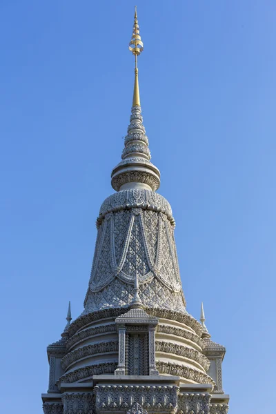 Střecha chrámu v královského paláce, Phnom Penh. Khmerský architectu — Stock fotografie