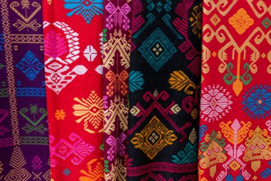 İnanılmaz renkli Balinese sarongs Ubud, Bali, Indone Satılık
