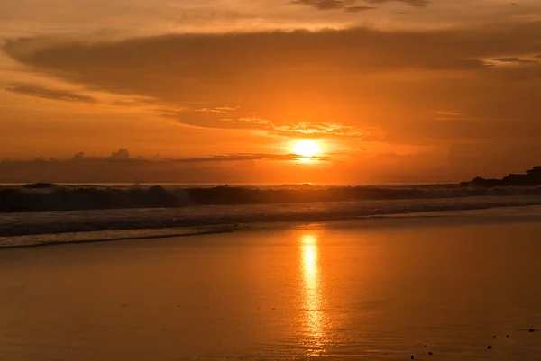 Colored sunset at Balian beach, Bali, Indonesia — Stock Photo, Image