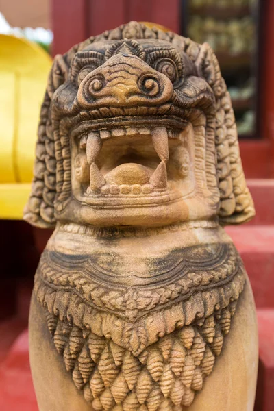 Estátua de Khmer no templo em Siem Reap, Camboja — Fotografia de Stock