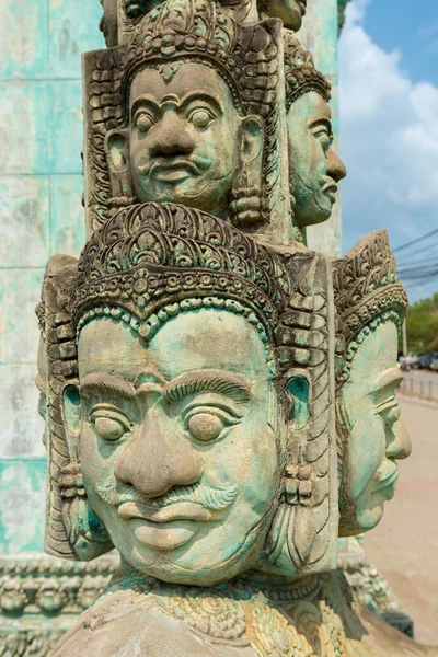 Khmerský sochy v chrámu v Siem Reap, Kambodža — Stock fotografie