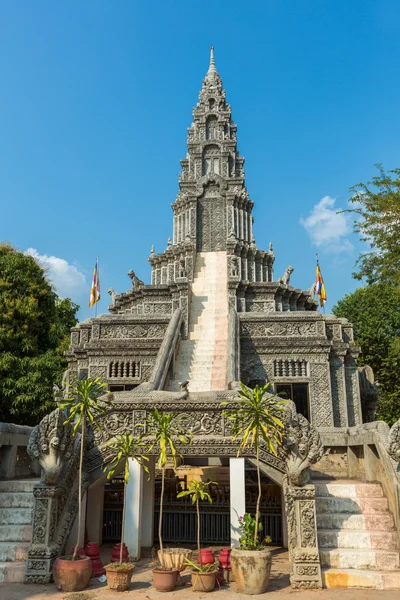 Templo Khmer tradicional en Siem Reap, Camboya — Foto de Stock