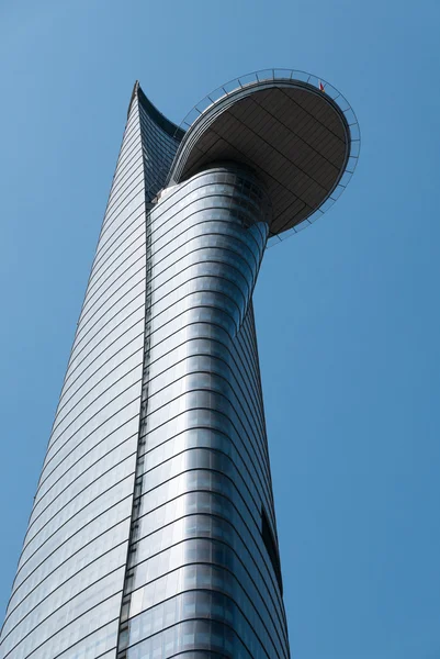 Финансовая башня Bitexco с ясным синим небом в Хошимине или Са — стоковое фото