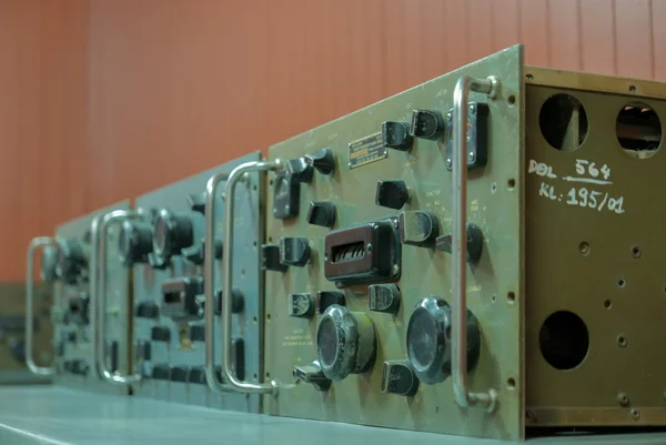 Antique War radio transmitter in bunker, Saigon Independance Pal — Stock Photo, Image