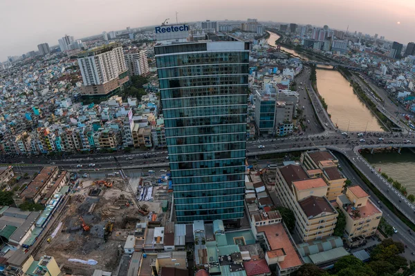 Ho Chi Minh City Flygfoto på solnedgång i nya utvecklingen en — Stockfoto