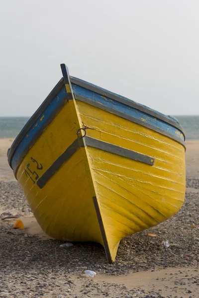 Colored fishing boat on the beach of Sidi Kaouki, Morocco — Stock Photo, Image