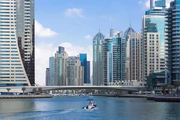 Architettura moderna in costruzione a Dubai — Foto Stock