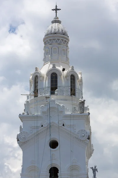 Beyaz eski kilise, Quito içinde işareti — Stok fotoğraf