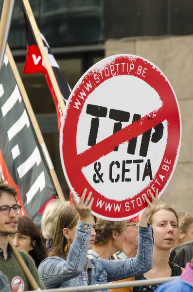 TTIP JOGO SOBRE o ativista em ação durante uma manifestação pública — Fotografia de Stock