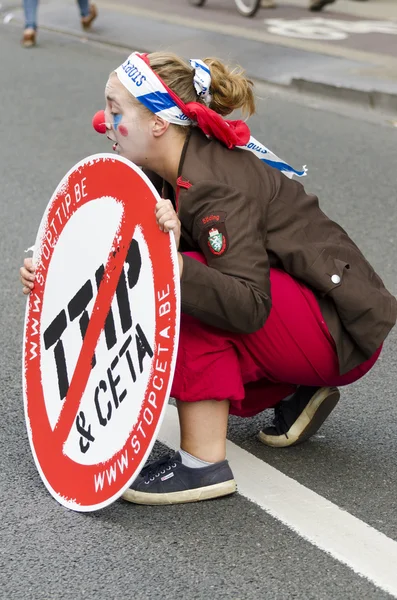 TTIP GAME OVER activista en acción durante una manifestación pública — Foto de Stock