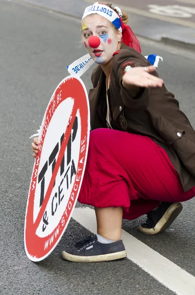 TTIP GAME OVER activista en acción durante una manifestación pública — Foto de Stock