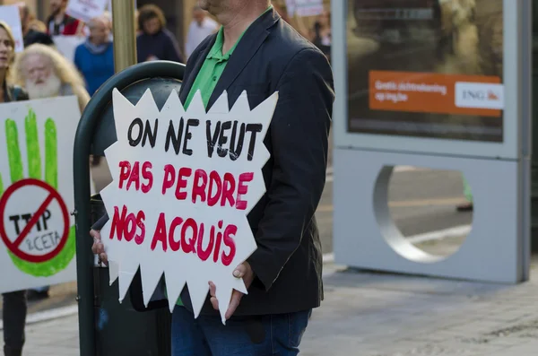 TTIP JOGO SOBRE o ativista em ação durante uma manifestação pública — Fotografia de Stock