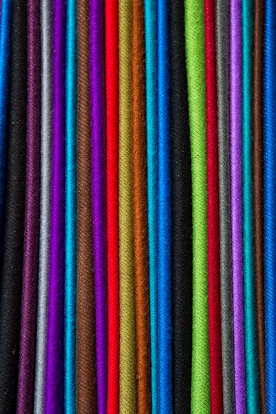 Kolorowe tkaniny i jedwabie z Maroka — Zdjęcie stockowe