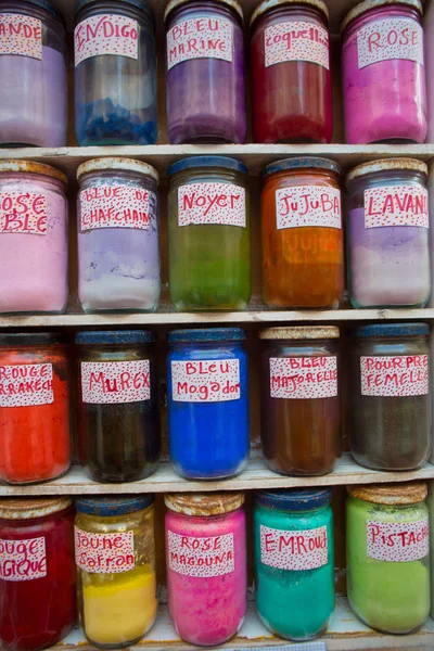 Colores coloridos, naturales y minerales en frascos — Foto de Stock