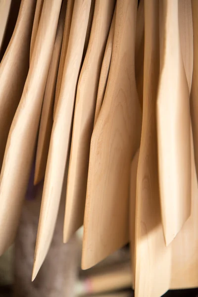 Muchos utensilios de cocina de madera — Foto de Stock