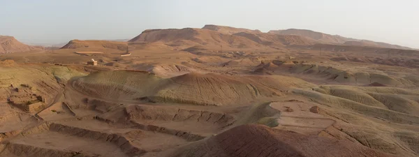 Paesaggio desertico intorno alla Kasbah Ait Benhaddou — Foto Stock