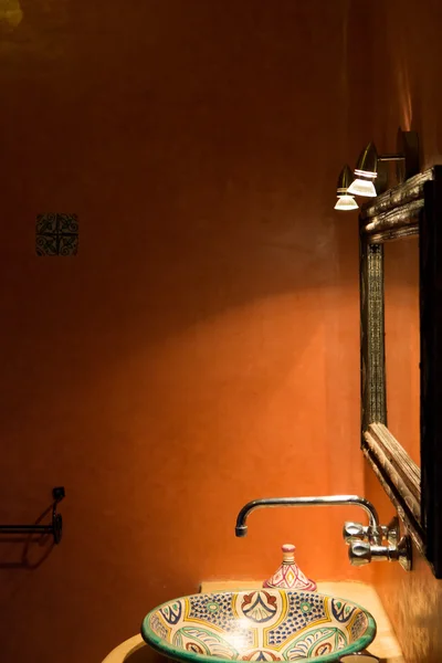 Classical Moroccan bathroom — Stock Photo, Image
