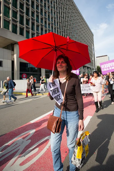 比利时布鲁塞尔街上的盖亚积极分子抗议 — 图库照片