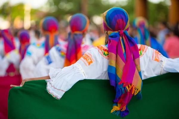 Donna che balla durante il Carnevale, Isole Galapagos — Foto Stock