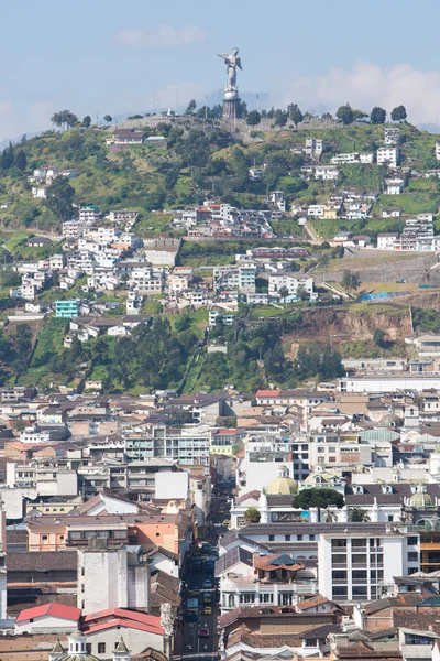 Large panorama of Quito with the Panecillo, Ecuador — Φωτογραφία Αρχείου