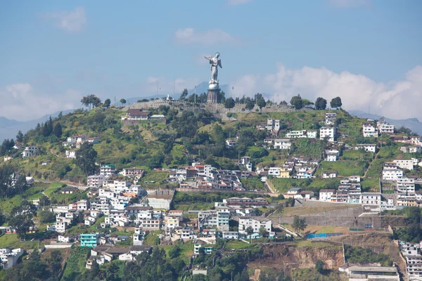 Grande panorama di Quito con il Panecillo, Ecuador — Foto Stock