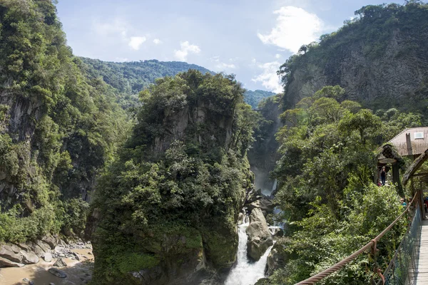Pailon del Diablo ve onun şelale, Banos, Ecuador — Stok fotoğraf